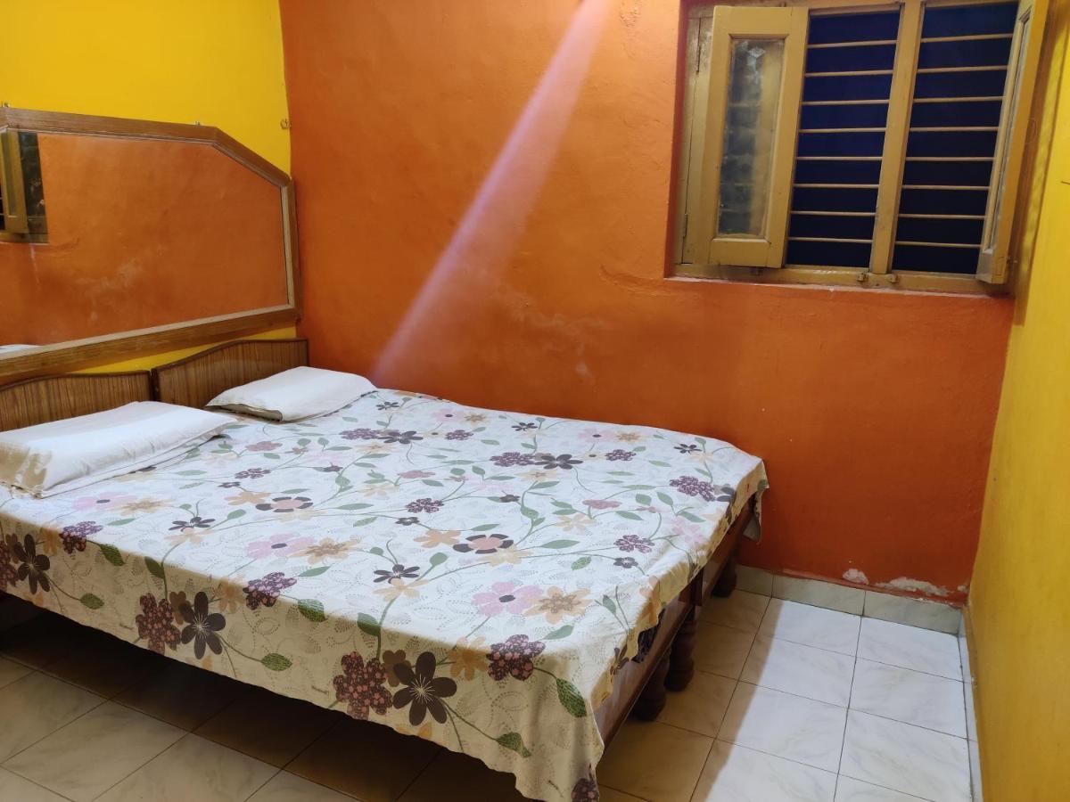 Archana Guest House River View Hampi Bagian luar foto