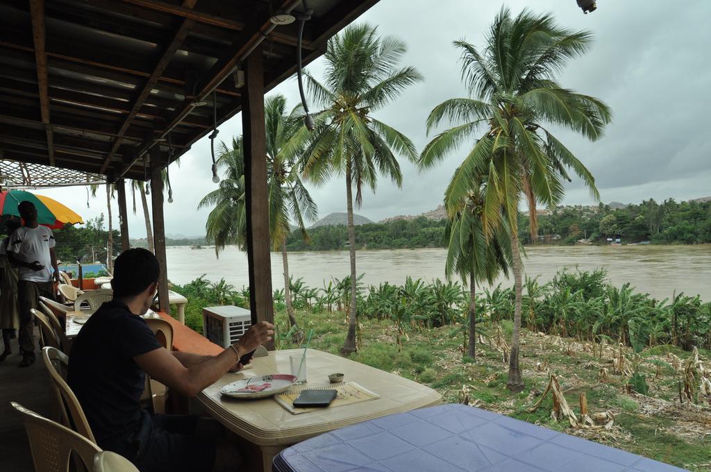 Archana Guest House River View Hampi Bagian luar foto