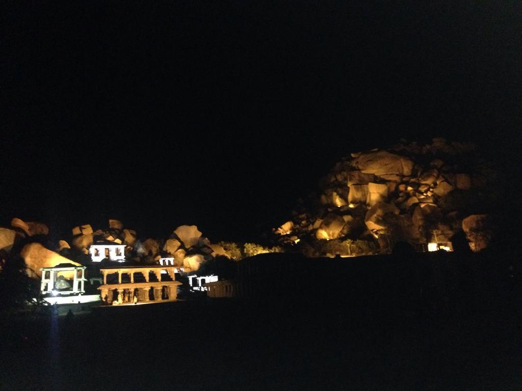 Archana Guest House River View Hampi Bagian luar foto