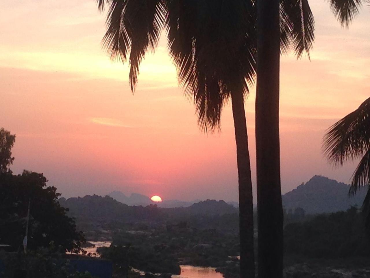 Archana Guest House River View Hampi Bagian luar foto